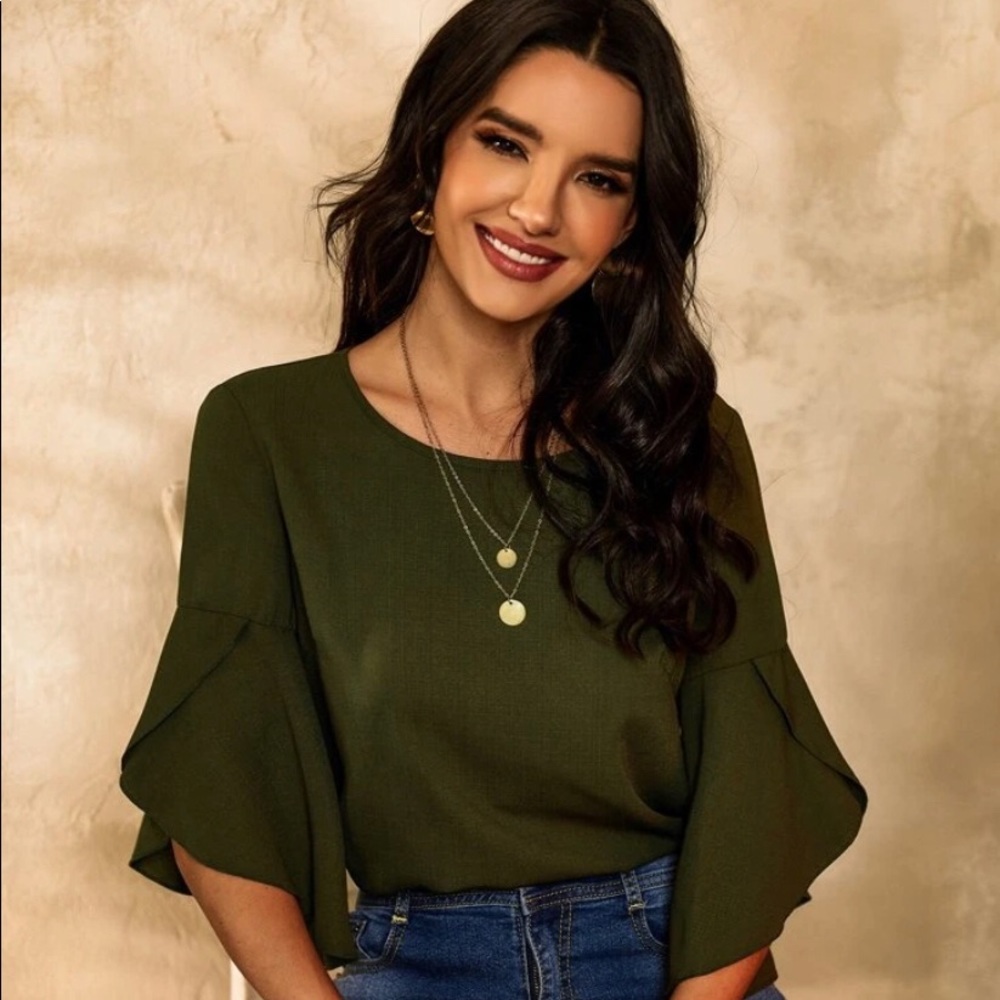 Green Envelope | Dark Green Flare Sleeve Shirt